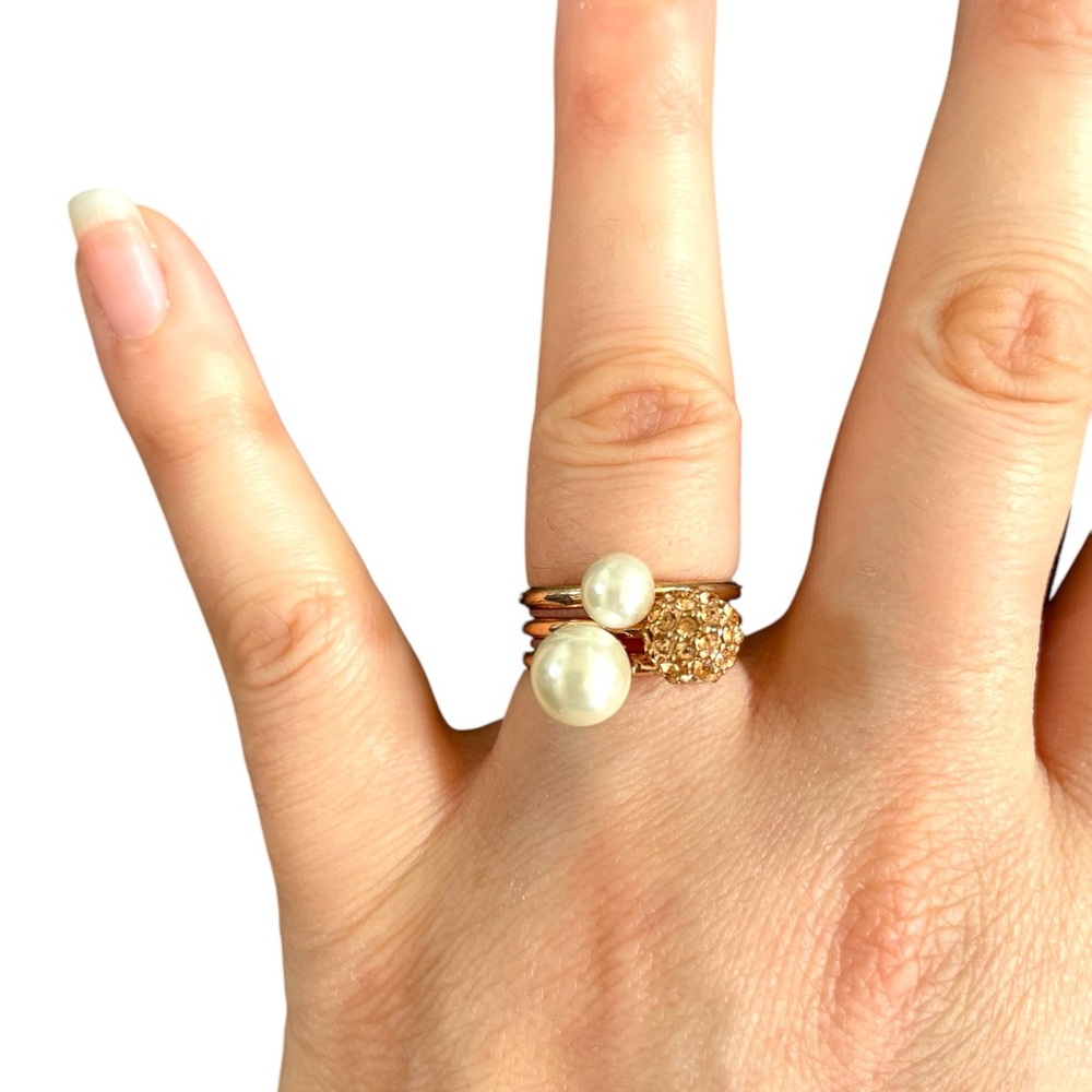 BANANA REPUBLIC Rose Gold Stack of 3 Rings Faux Pearl and Rhinestone Cluster - Picture 6 of 10